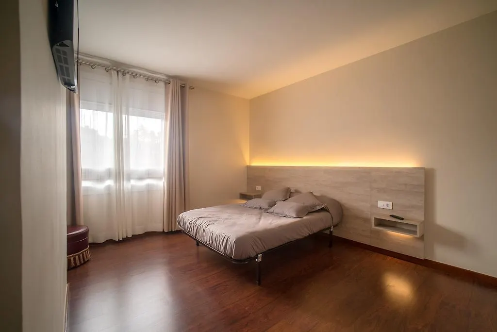 Hotel El Pi De Sant Just - Habitacions I Apartaments